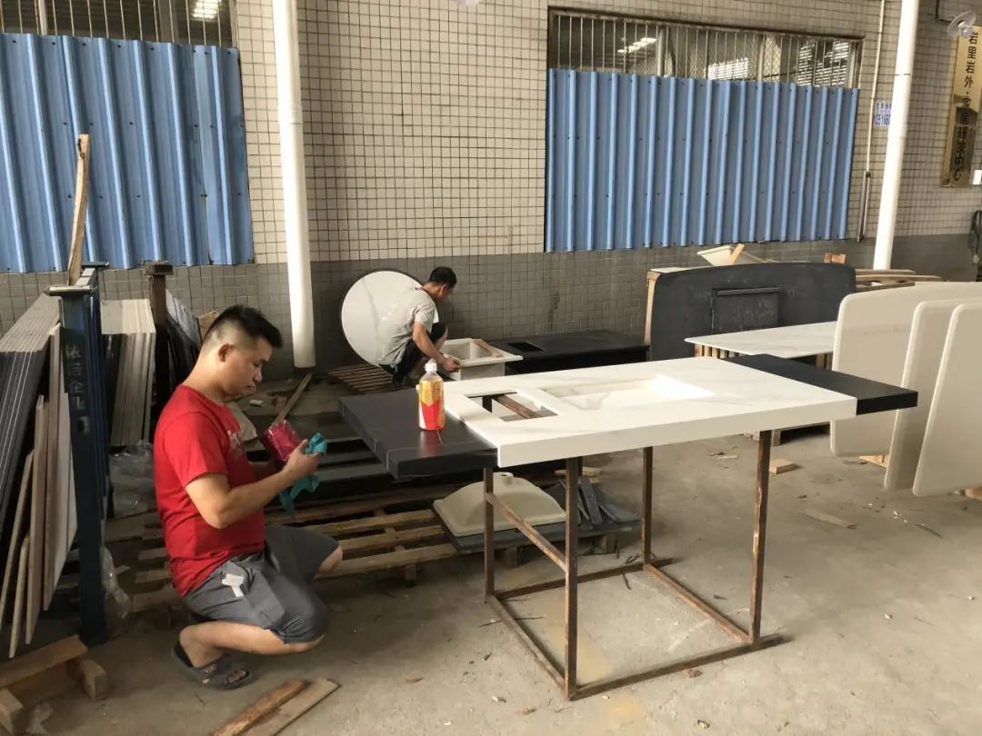 2022年价格不涨反跌?!行业无标准加剧岩板市场价格战